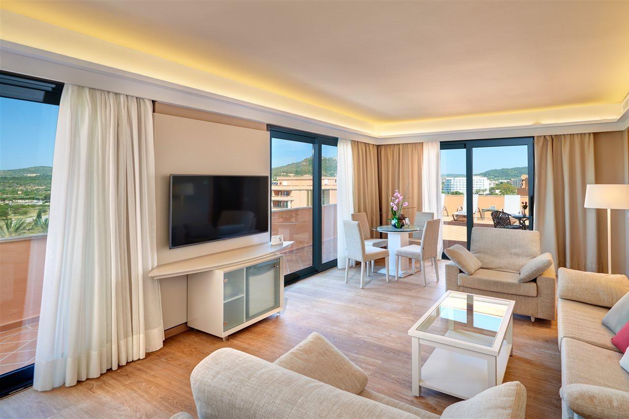 Hipotels Hipocampo Palace & Spa Cala Millor  Eksteriør billede A suite at the hotel